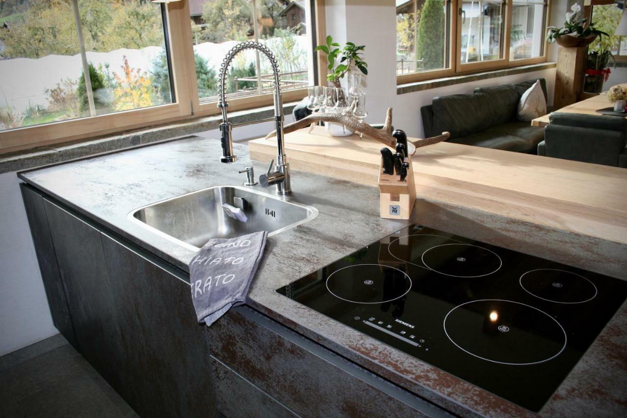 Appartements "Da Zillertaler Und Die Geigerin" Mayrhofen Esterno foto